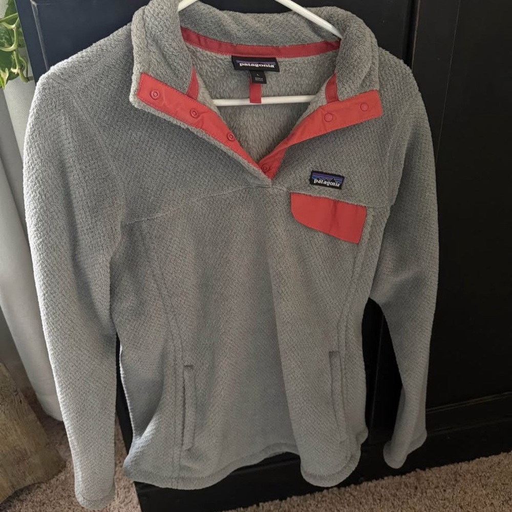 Patagonia Gray and Coral Fleece Pullover